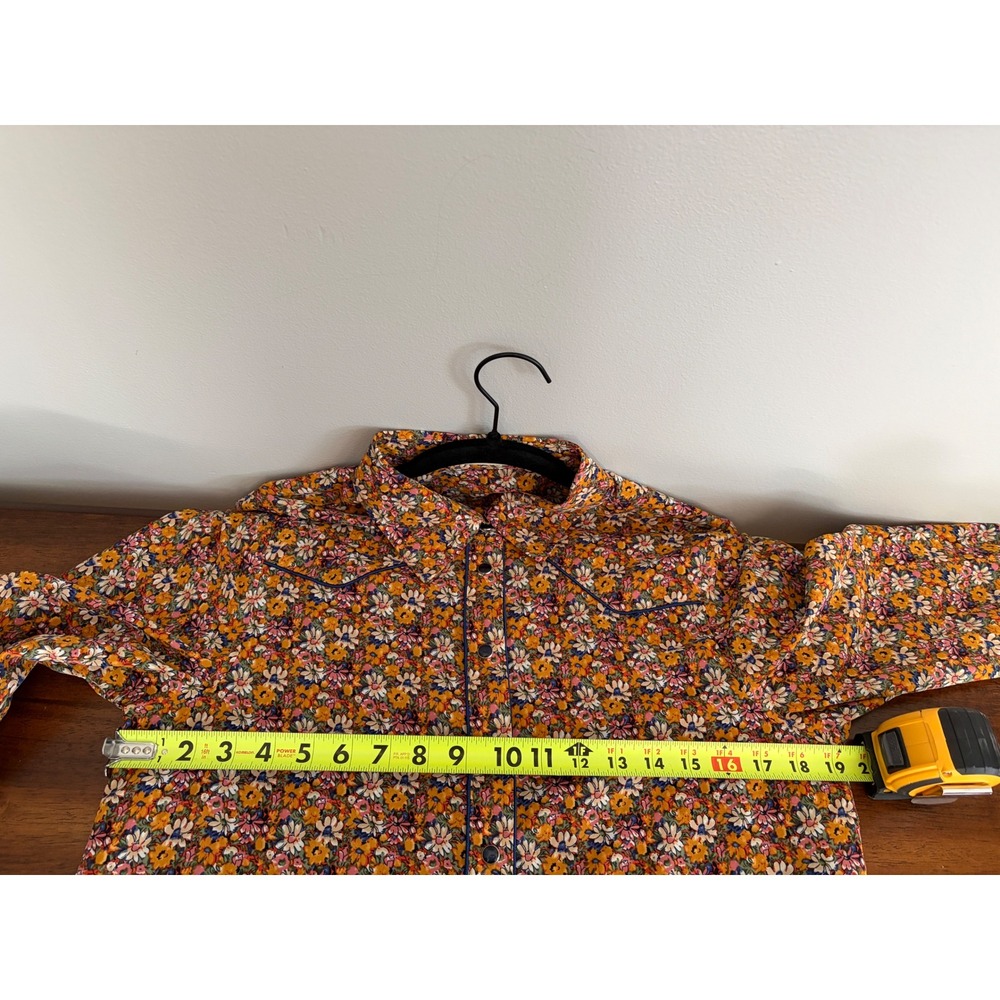 Natural Life Shirt Size Medium Ditzy Floral Western Long Sleeve Pearl Snap - Picture 8 of 8